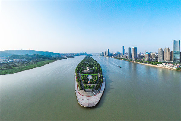 長沙戰(zhàn)略咨詢公司如何幫傳統(tǒng)企業(yè)突破發(fā)展瓶頸實現(xiàn)轉(zhuǎn)型？
