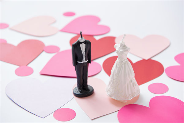 5月10日起結(jié)婚離婚不需要戶口本，人力資源怎么看？