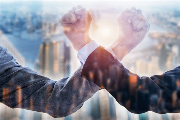 榮耀CEO承認(rèn)銷量非常困難，眾多企業(yè)的品牌戰(zhàn)略啟示