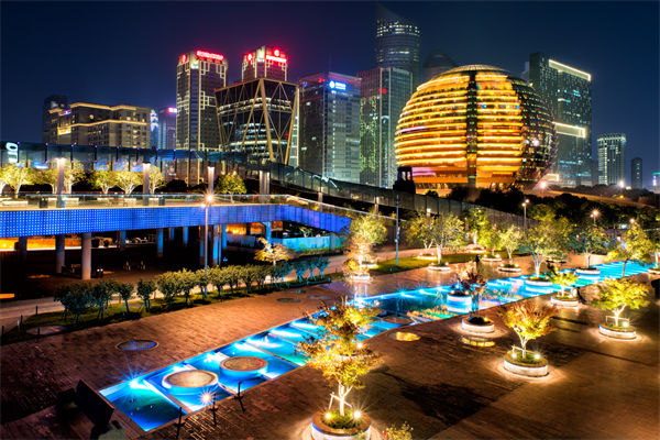 企業(yè)擴(kuò)張遇阻，戰(zhàn)略咨詢?nèi)绾我?guī)劃穩(wěn)健發(fā)展藍(lán)圖破局？