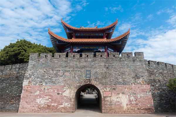 企業(yè)卡在轉(zhuǎn)型關(guān)鍵期難推進(jìn)，肇慶管理咨詢公司有何突圍方案？
